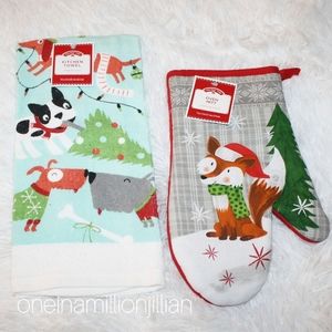 2pc Holiday Time Kitchen Towel/Oven Mitt Xmas Set